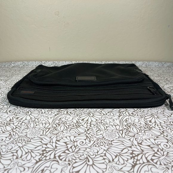 TUMI - Alpha Laptop Cover - Protective Laptop Case for Business & Travel - Picture 6 of 12